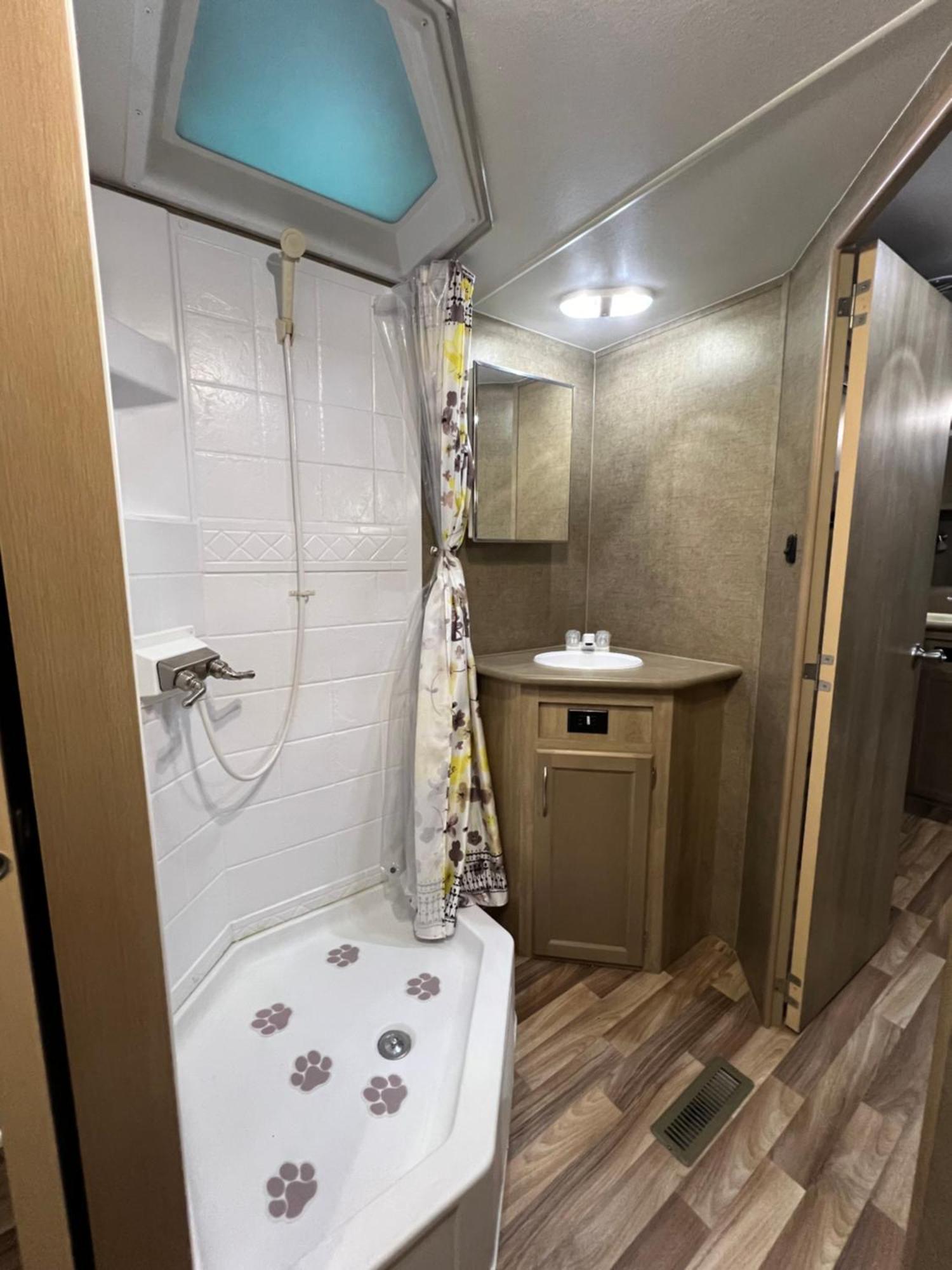 Hotel Surfside Glamping Camper Klamath Exterior foto