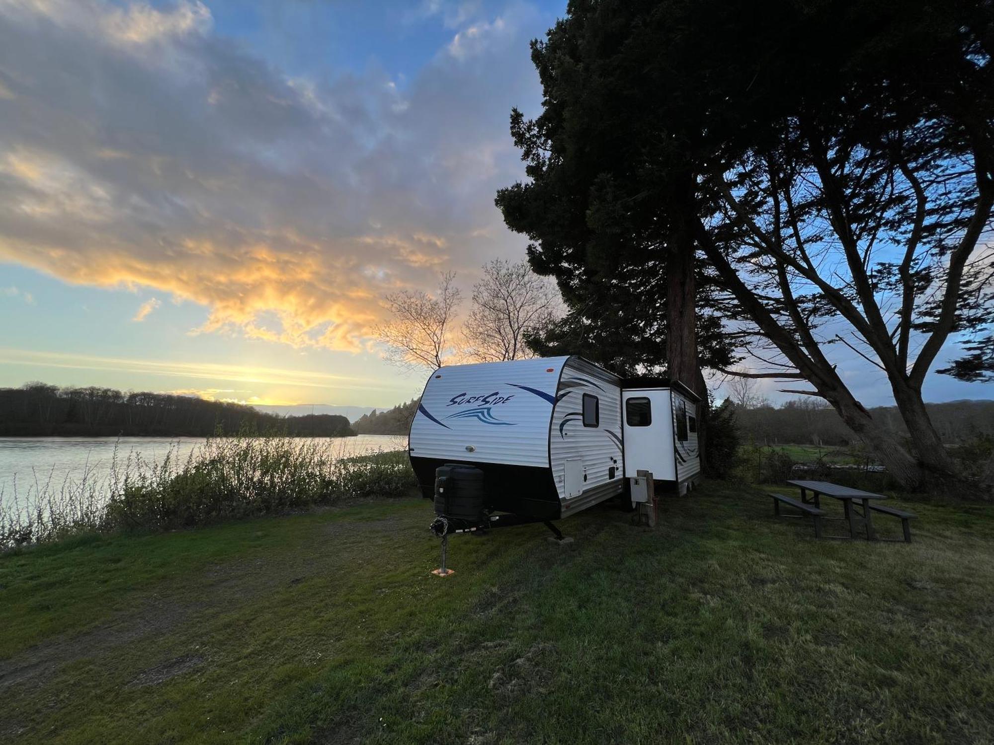 Hotel Surfside Glamping Camper Klamath Exterior foto